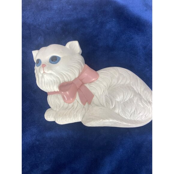 Vintage Plastic White Cat Figurines With Blue‎ & Pink Bows - Picture 2 of 9